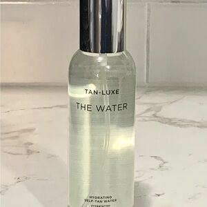 Tan-Luxe The Water Light-Medium Hydrating Self-Tan